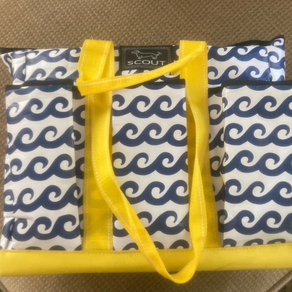 Scout bag wave pattern